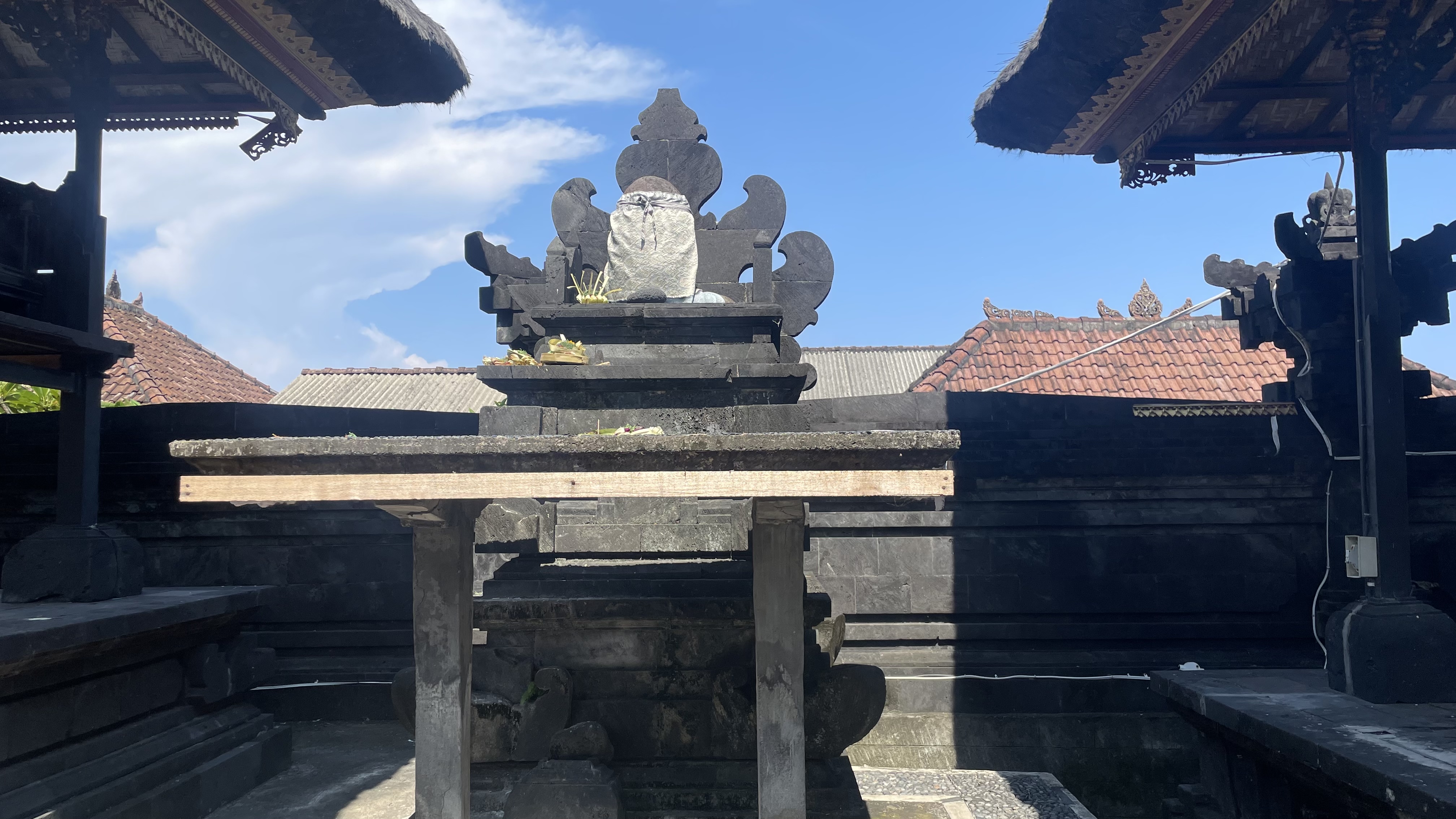 Utama Mandala - pelinggih ida bhatara sapu jagat.jpg